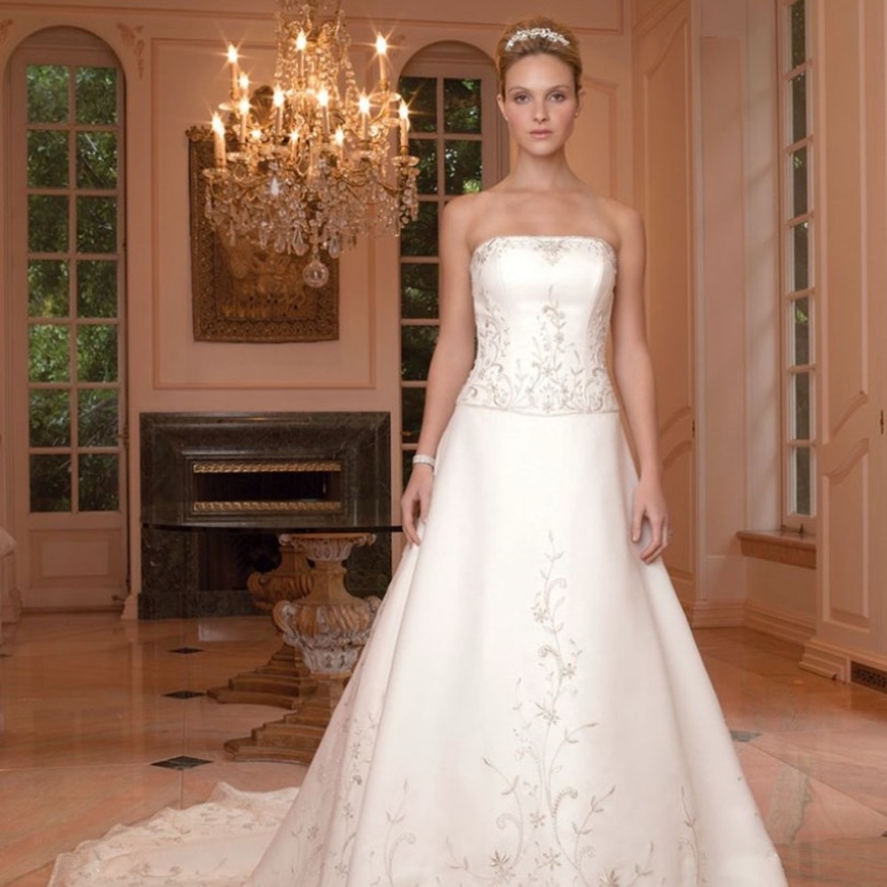NWT Elegant Champagne Strapless Wedding Dress